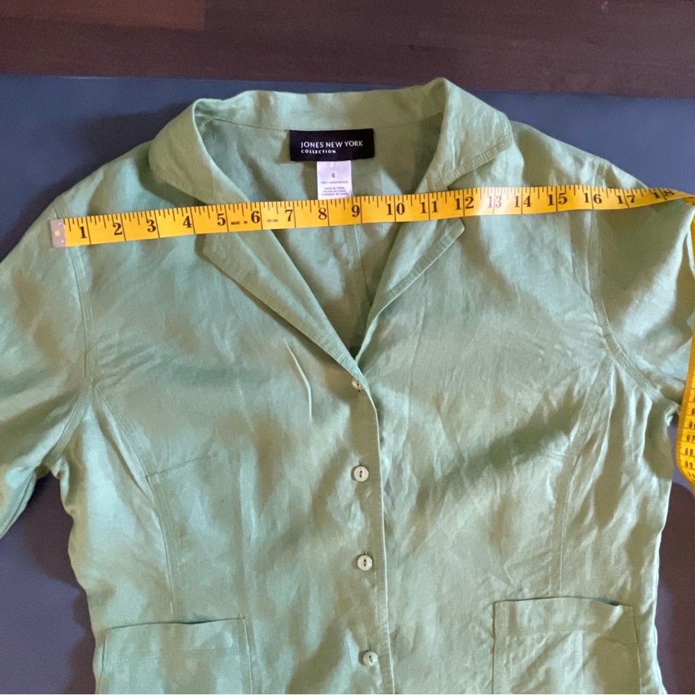 Green 100% linen blouse Jones New York size 6